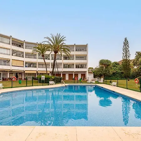 Elegant With Balcony, Pool & Parking * Marbella